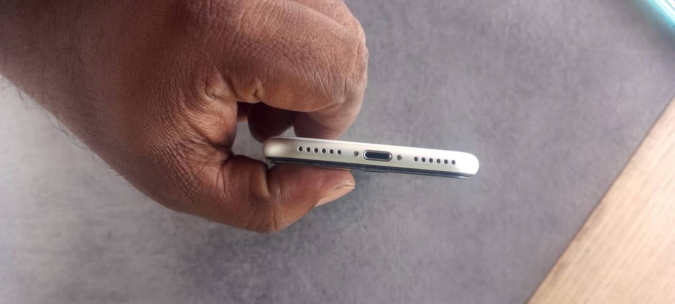 iPhone 2n generation 4