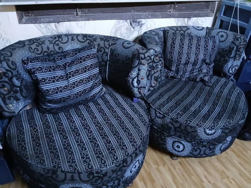 Good condition Sofa set 0