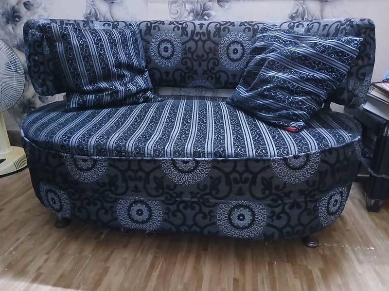 Good condition Sofa set 1