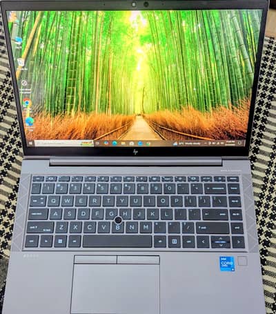 Z Book Firefly G8