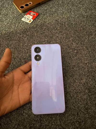 vivo17s 10/9 condition full box and charger