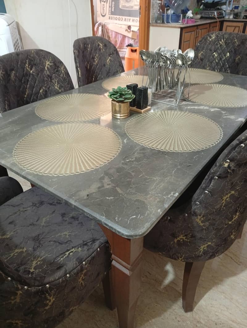 6 seater Dining Table 3