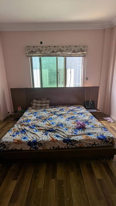 King Size bed with sides
