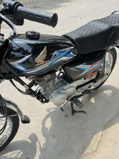 Honda CG 125 red 2022 model