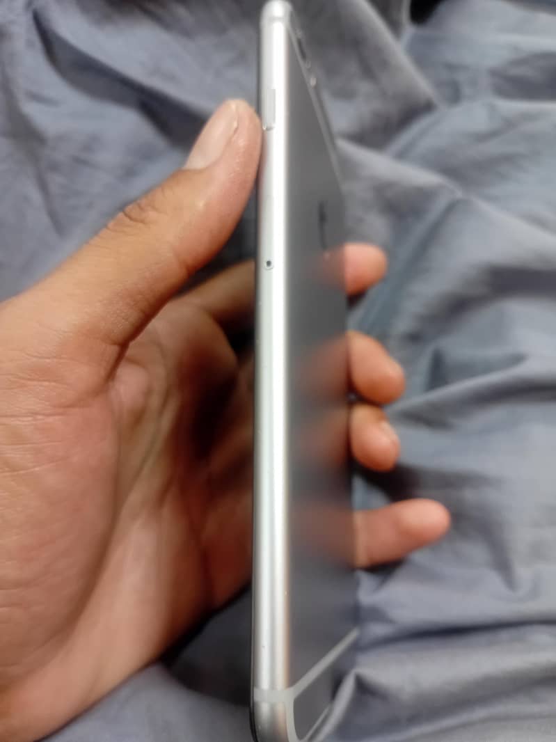 Apple iPhone 6 Plus 2