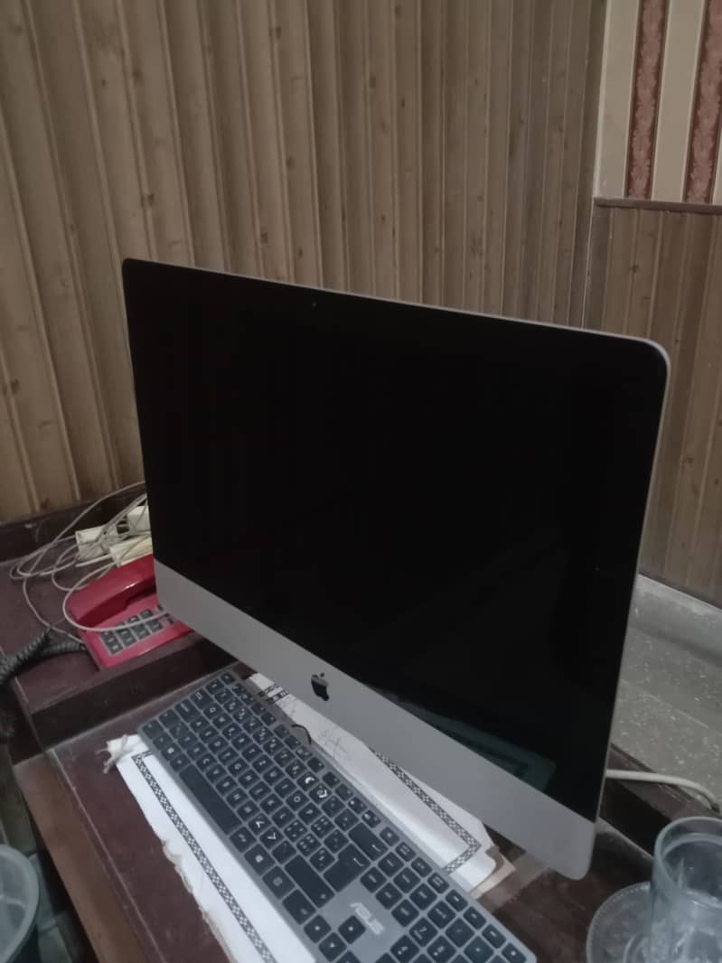 apple imac computer 0