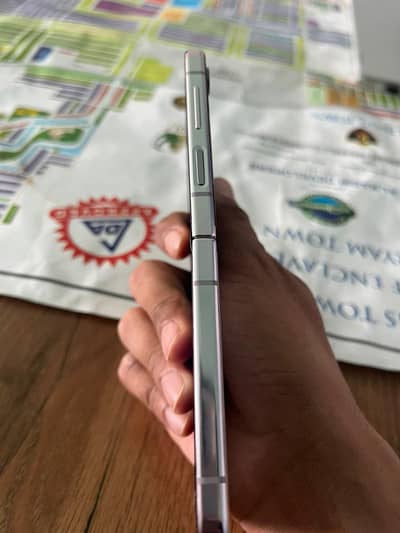 Samsung Mobile Z Flip 5