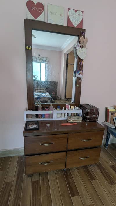Dressing table and drawers