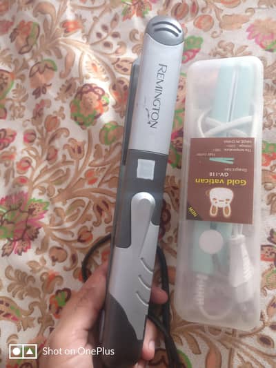 2 hair straighteners good working