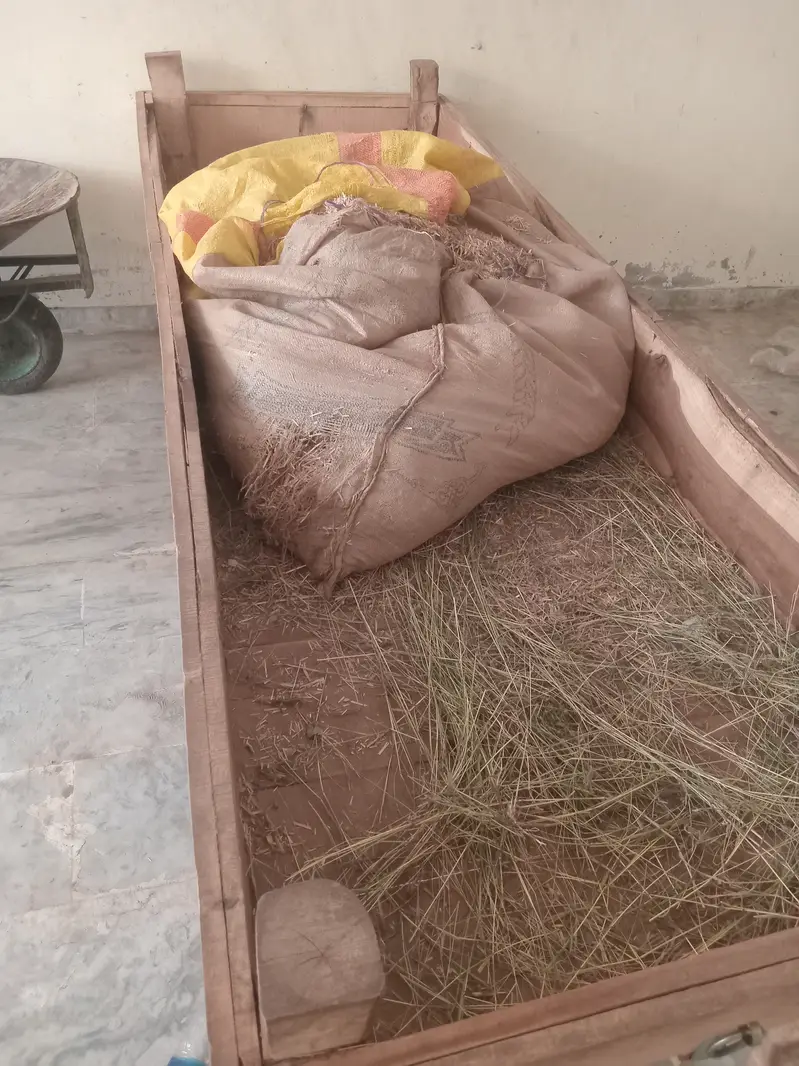 Khurrli for cows and buffalows charra feeding stands — photo 4
