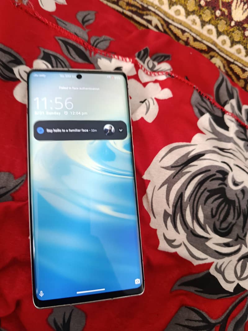 Sharp Aquos R6 0