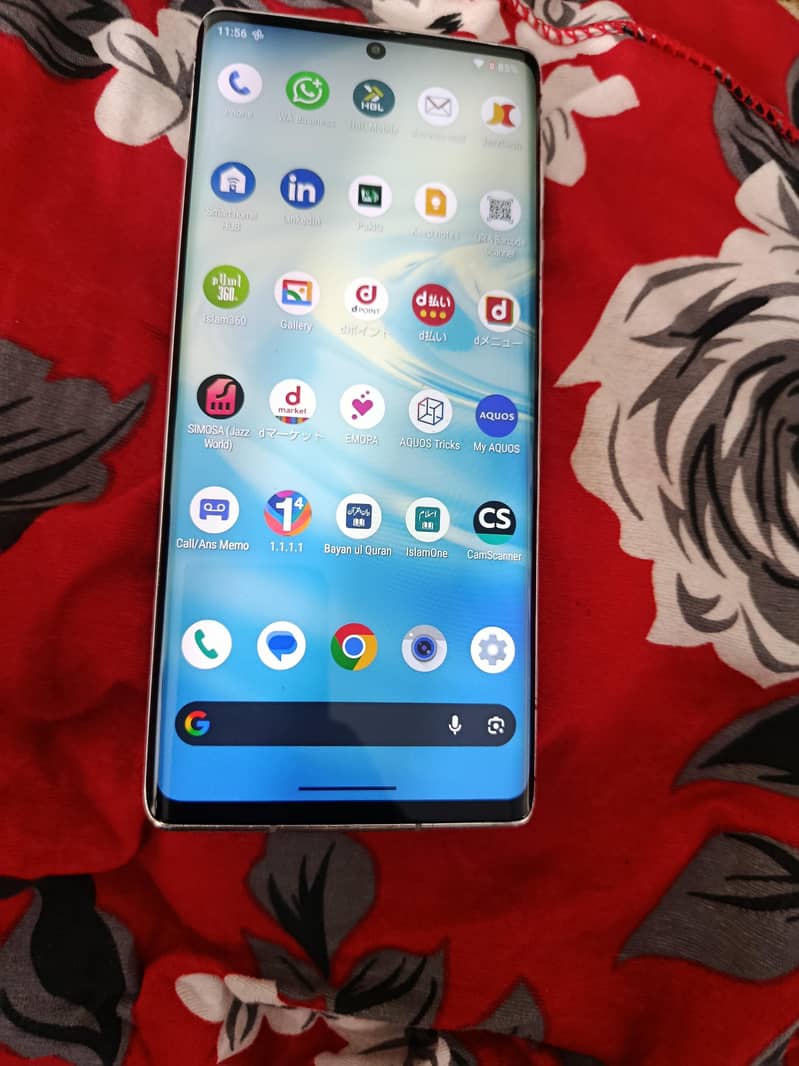 Sharp Aquos R6 1