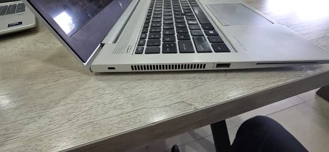 HP Elitebook 8th Gen i5 16GB-512GB 128mb Graphics card