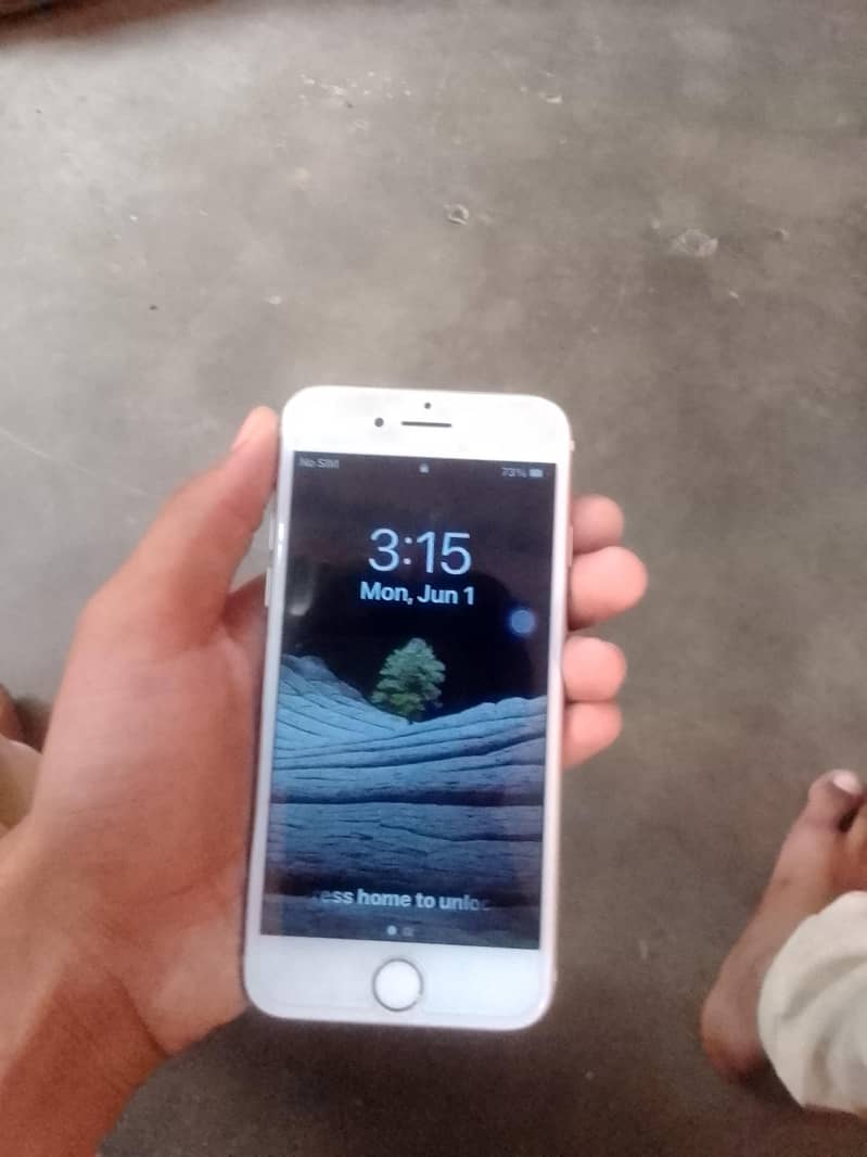 Apple iPhone 7 1