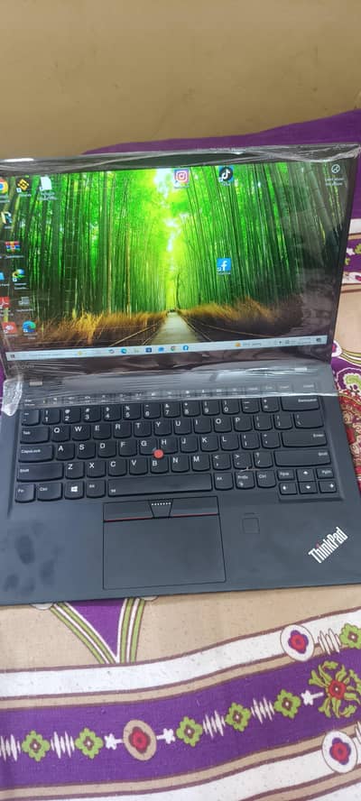 X1 Carbon lenovo 16 512 i7 gen7 condithion 10/10