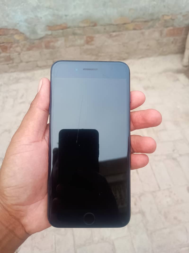 Apple iPhone 7 Plus 1