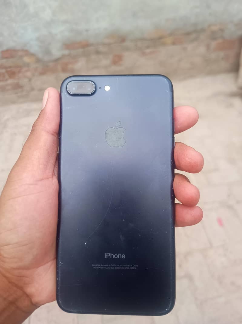 Apple iPhone 7 Plus 2