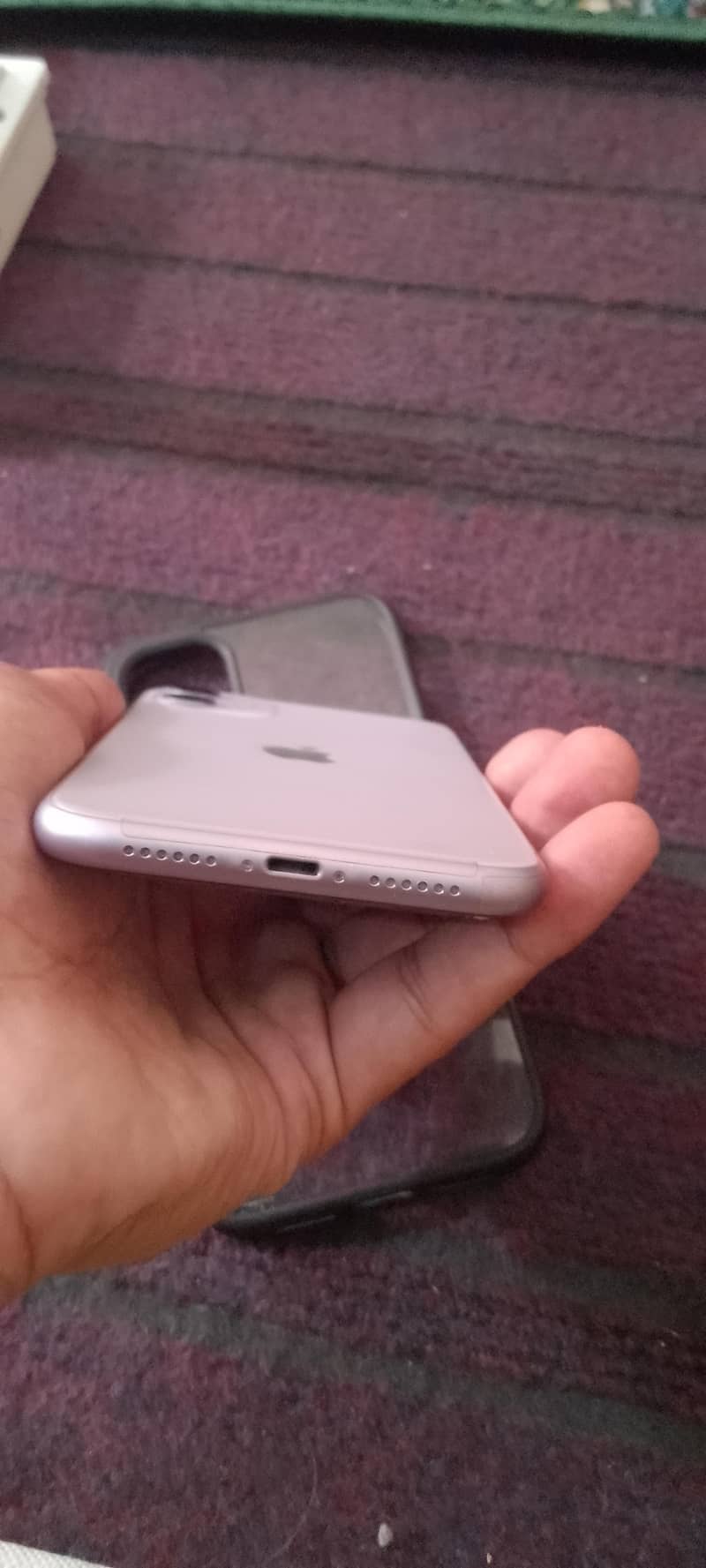 iPhone  11 1