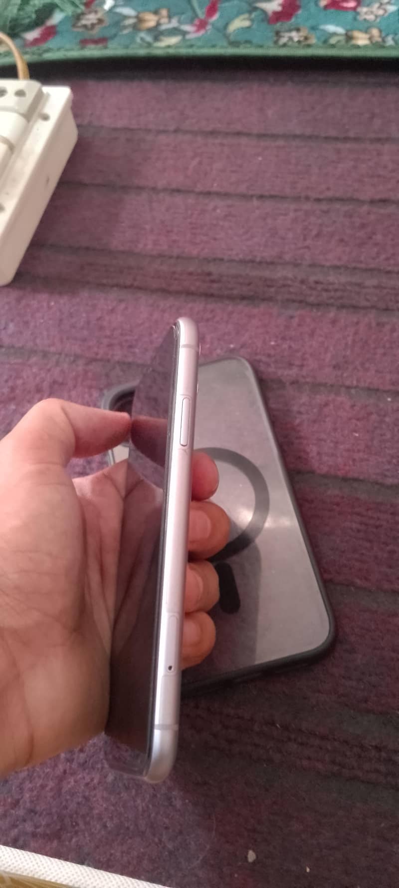 iPhone  11 3