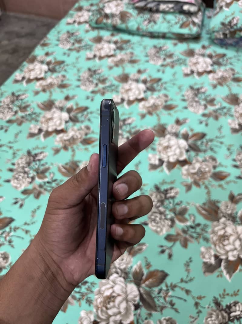 iPhone 12 2