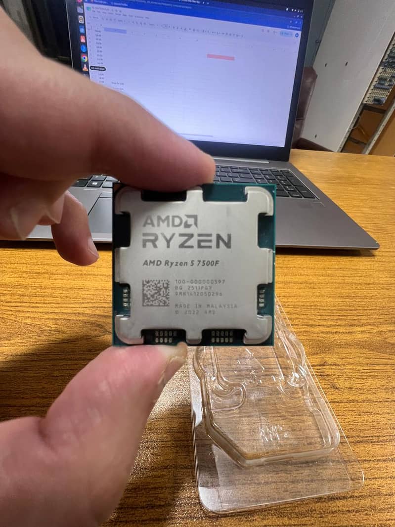 AMD Ryzen 5 7500F Processor Chip 2