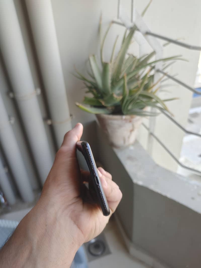 Apple iPhone 7 Plus 1