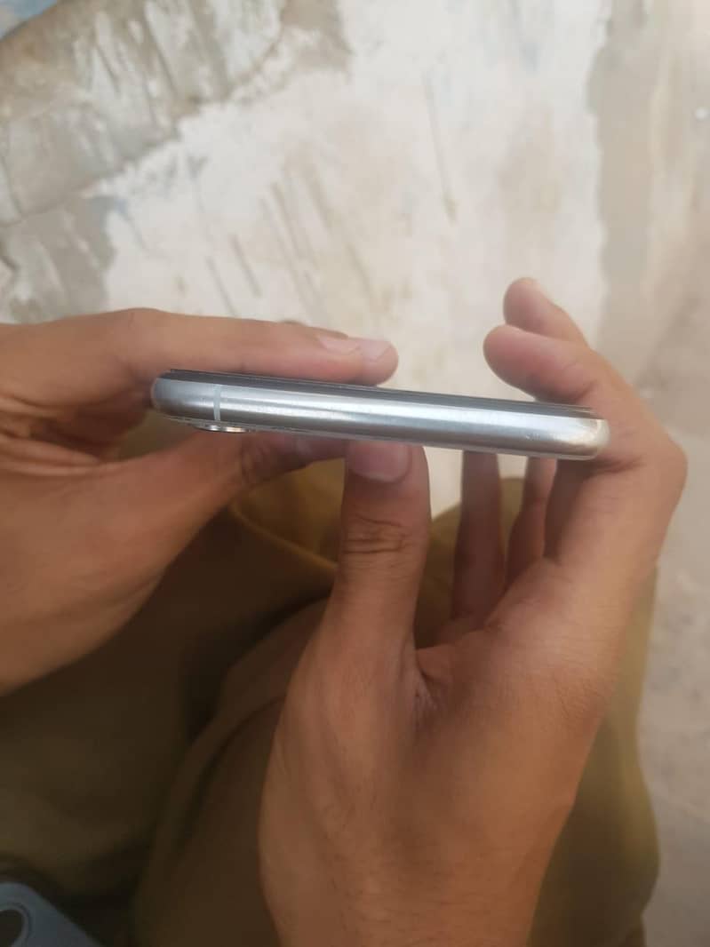 iphone x s max 4