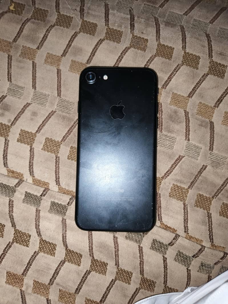Apple iPhone 7 1