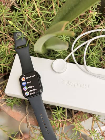 Apple Watch series 9 45mm 99%battery health