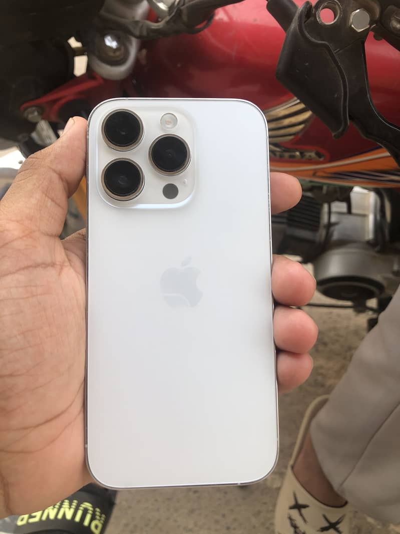 Apple iPhone 14 Pro 0