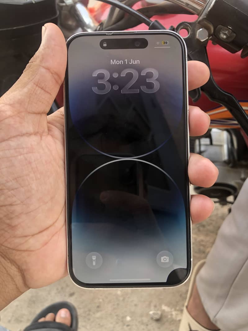 Apple iPhone 14 Pro 1