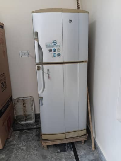 full size Refrigerator