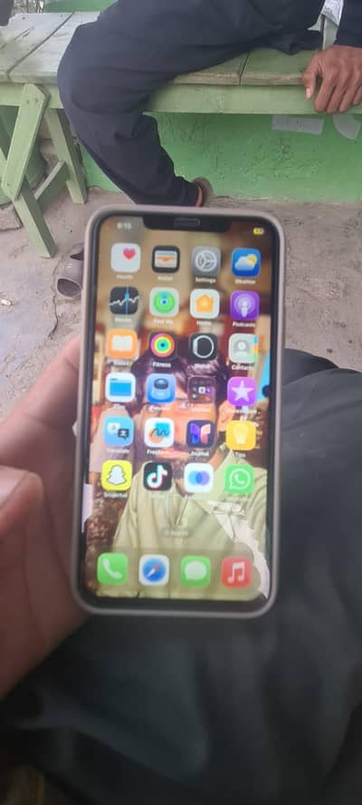 I phone 11 pro max 64 memory 72 health urgent sale