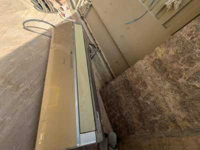 GREE USED SPLIT INVERTER AC