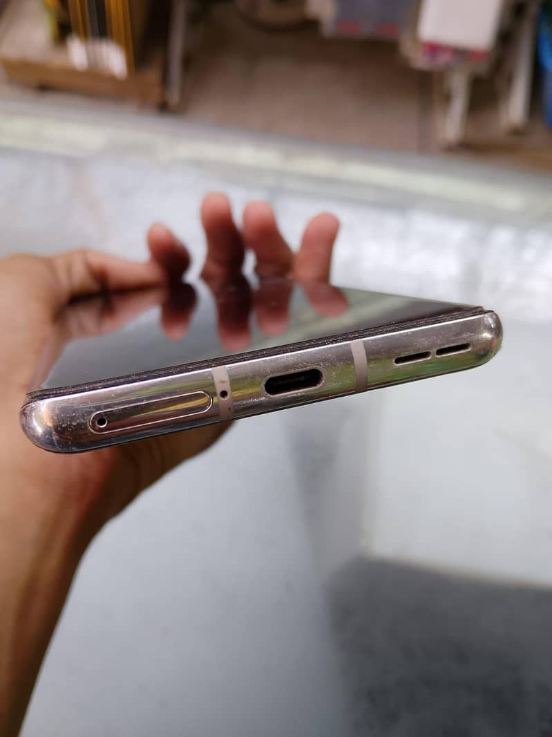 One Plus 8 pro memory 12+4/256 3