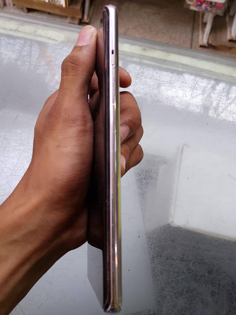 One Plus 8 pro memory 12+4/256 4