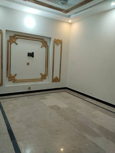8marla ground plus upper portion available for rent