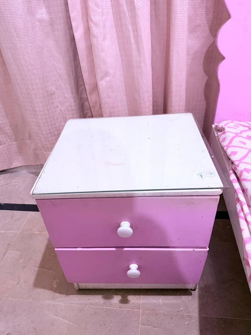 single bed and side table 1