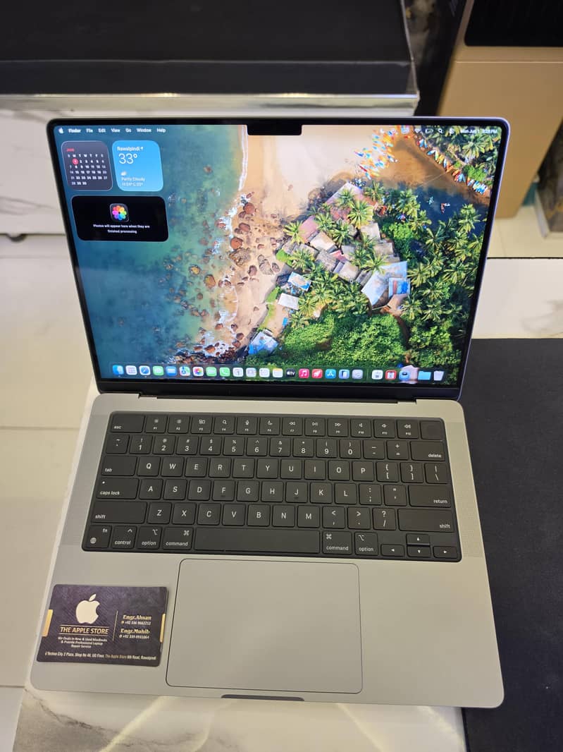 macbook pro m3 with box and charger 0