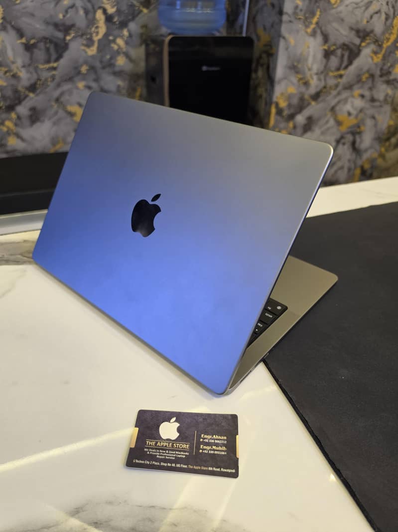 macbook pro m3 with box and charger 2