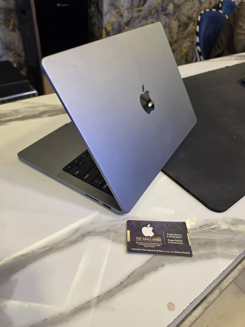 macbook pro m3 with box and charger 3