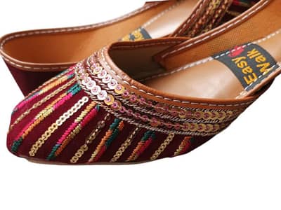 khussa shoes maroon