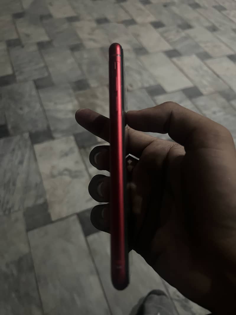 Apple iPhone 11 4