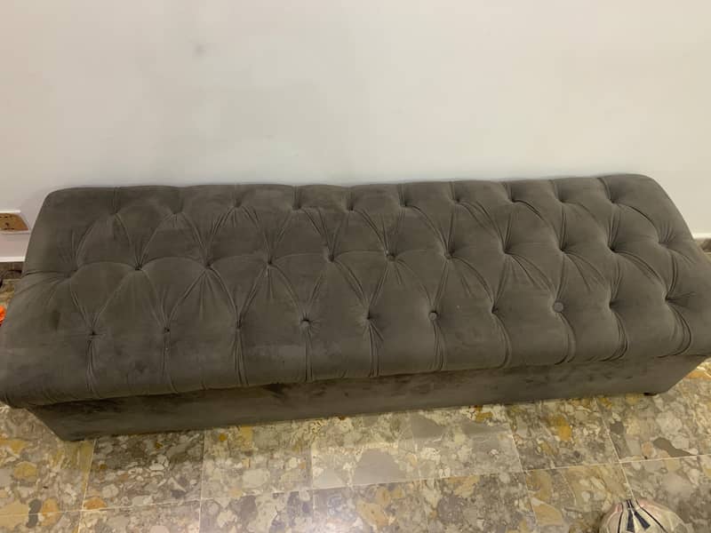 Couch 0