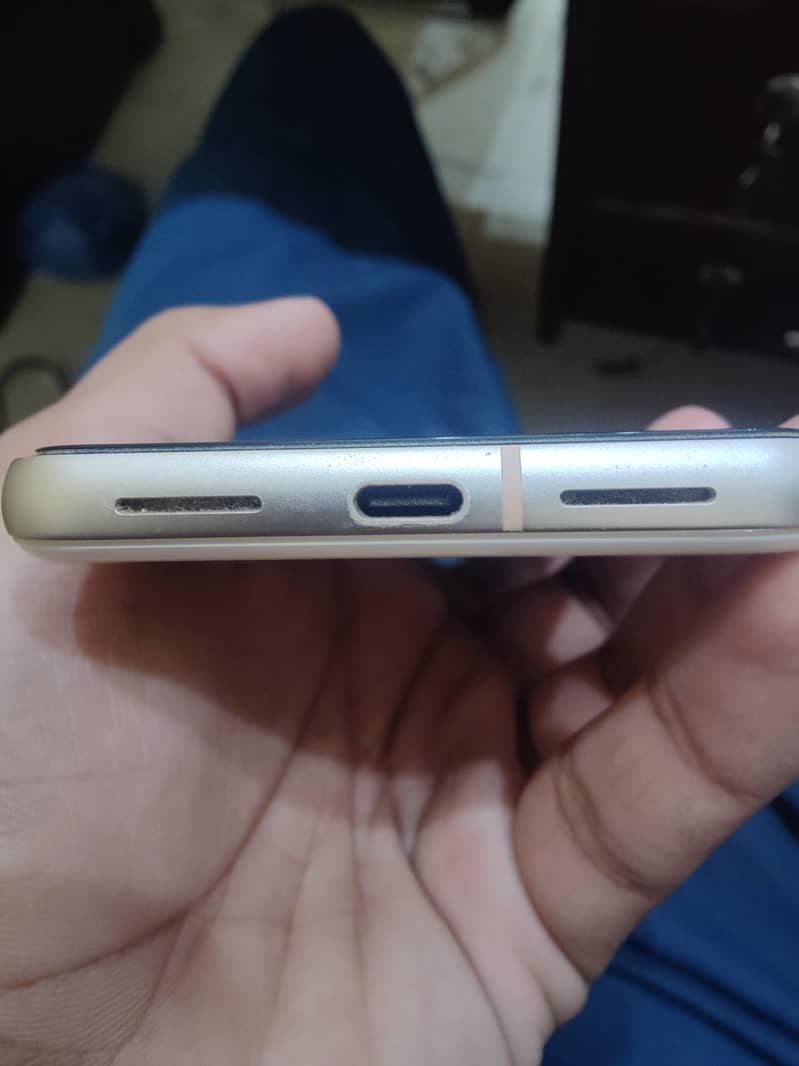 Google Pixel 8 2