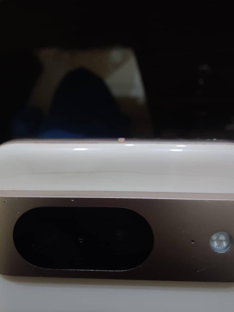 Google Pixel 8 4
