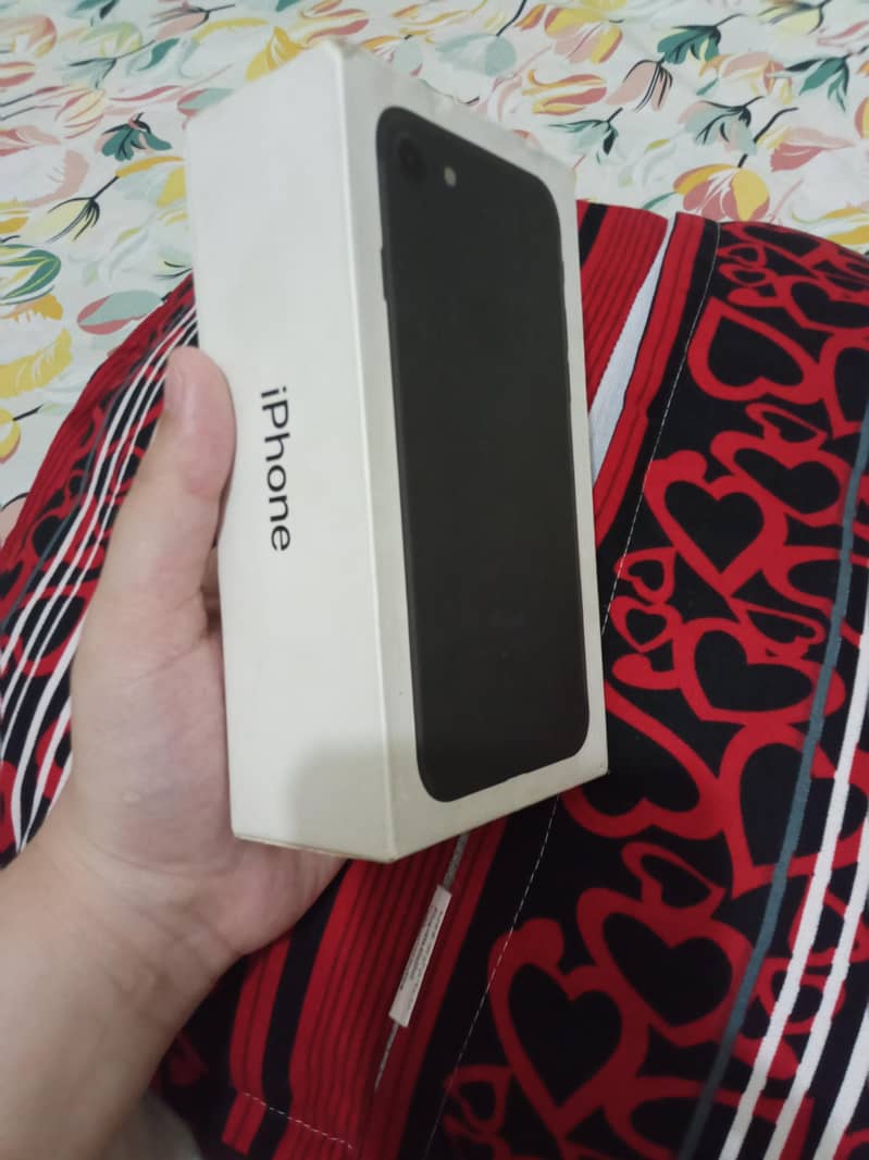 Apple iPhone 7 1