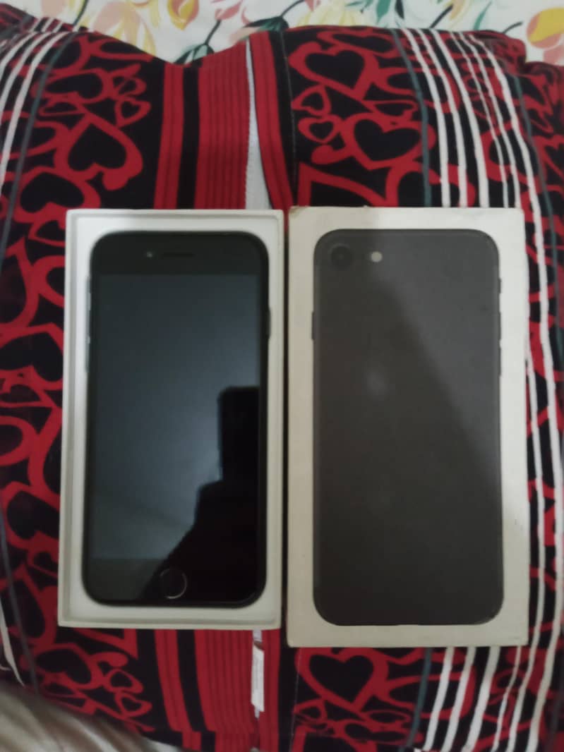Apple iPhone 7 2