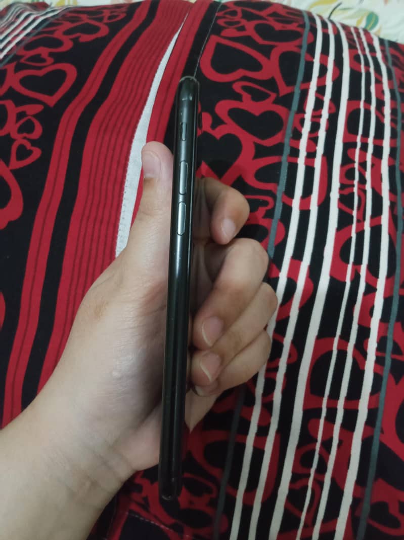 Apple iPhone 7 3