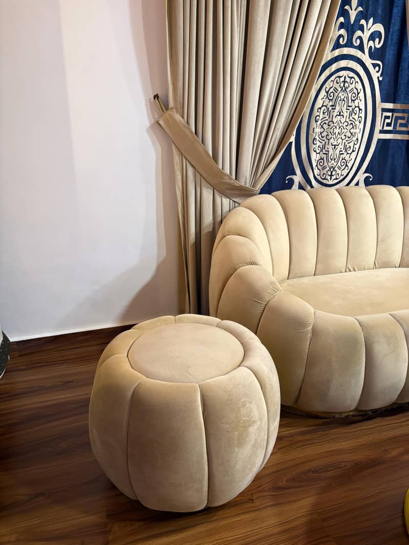 round sofa set with tea table 2